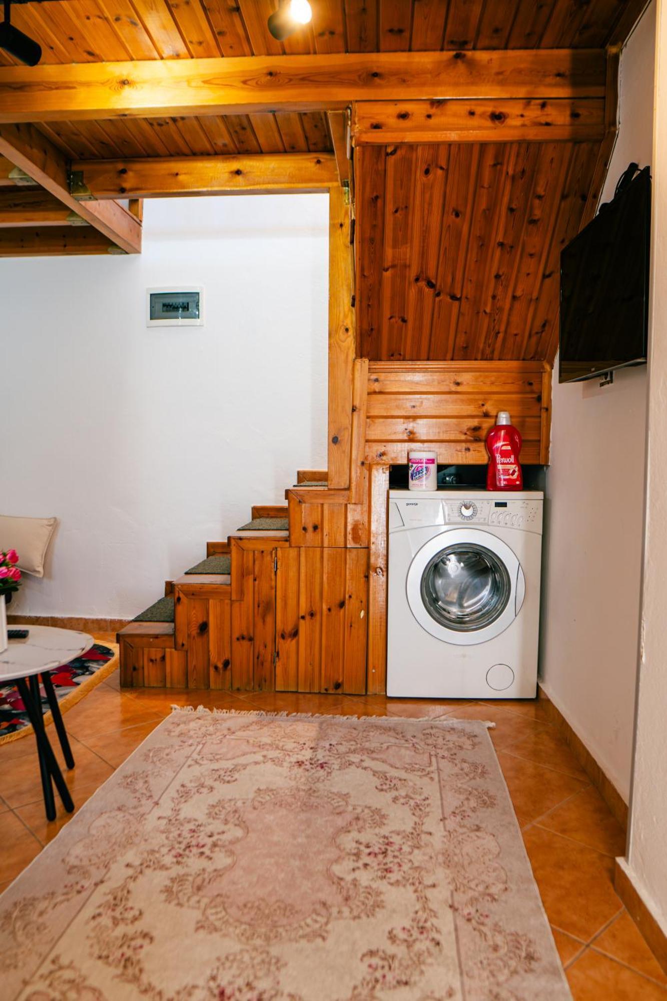Antigona Apartamento