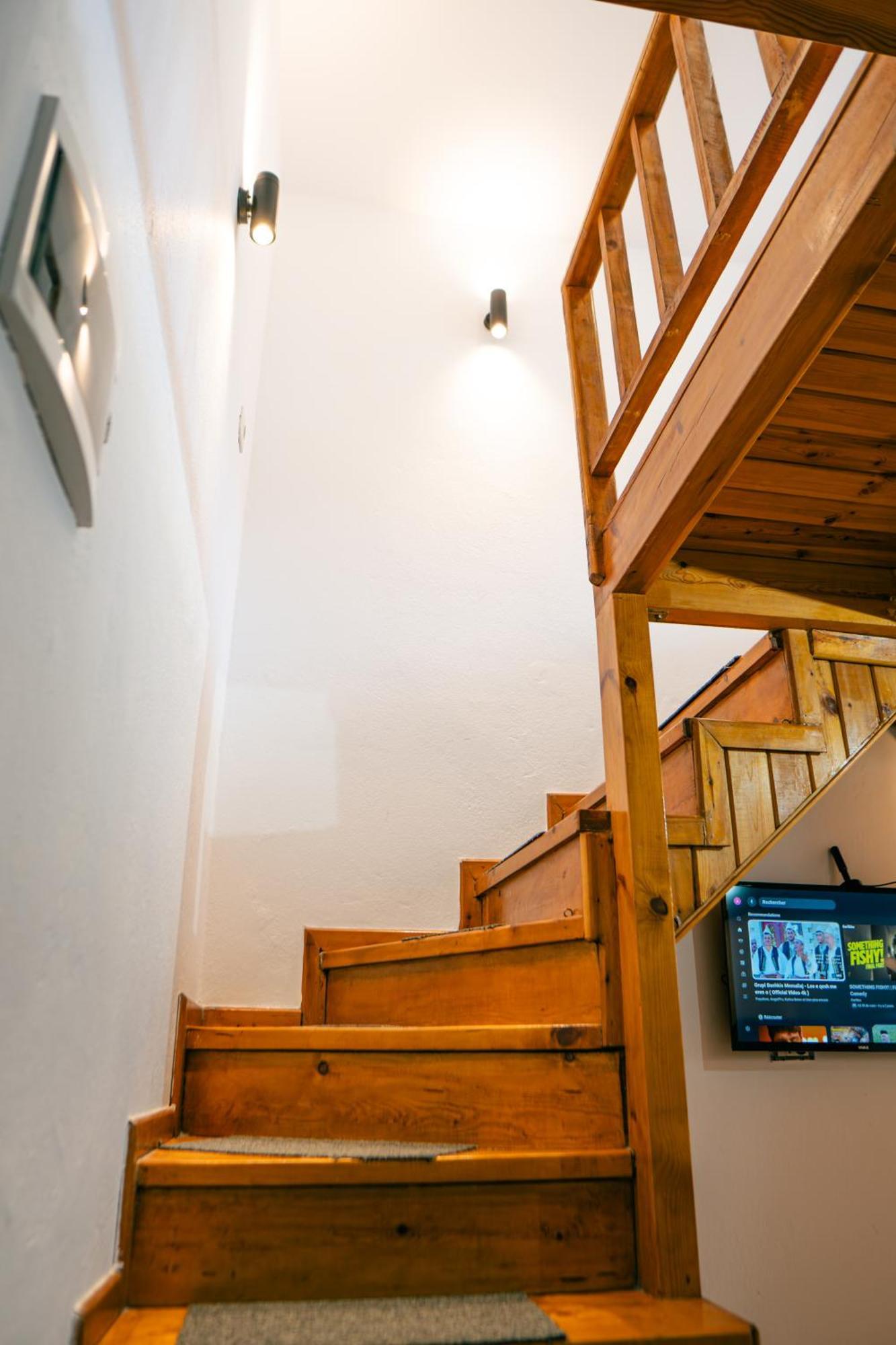 Antigona Apartamento Gjirokastër