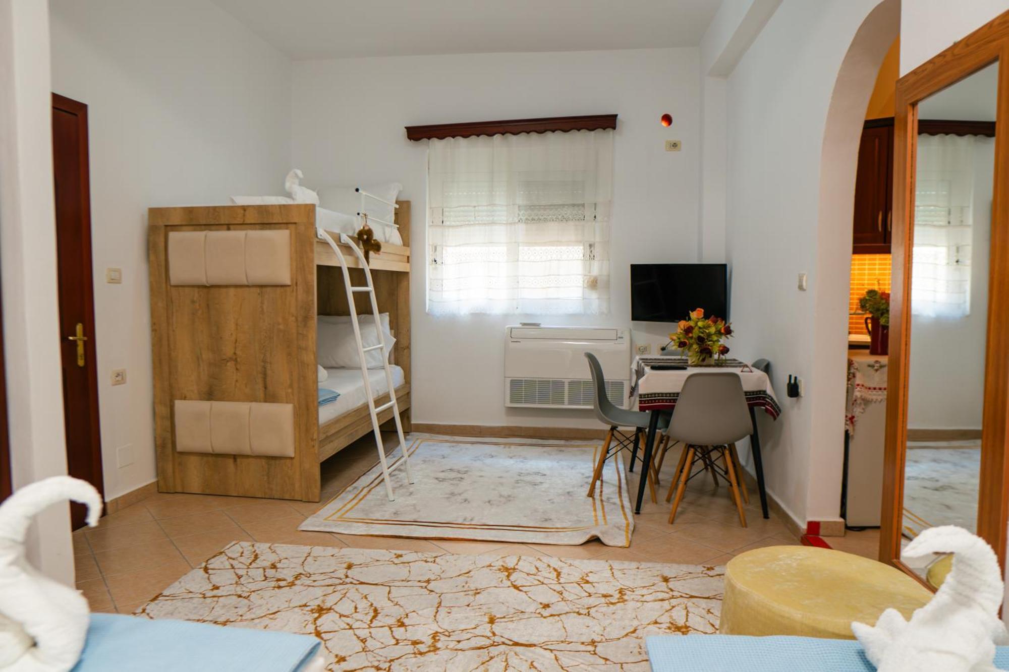 Antigona Apartamento Gjirokastër